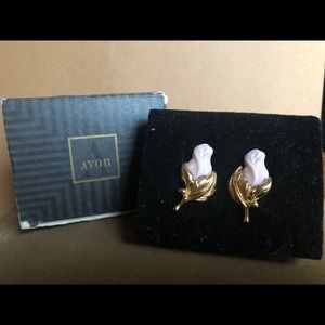 Vintage 90s Avon Porcelain Rose Earrings